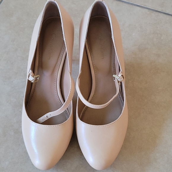 Calvin Klein heels - Picture 3 of 4